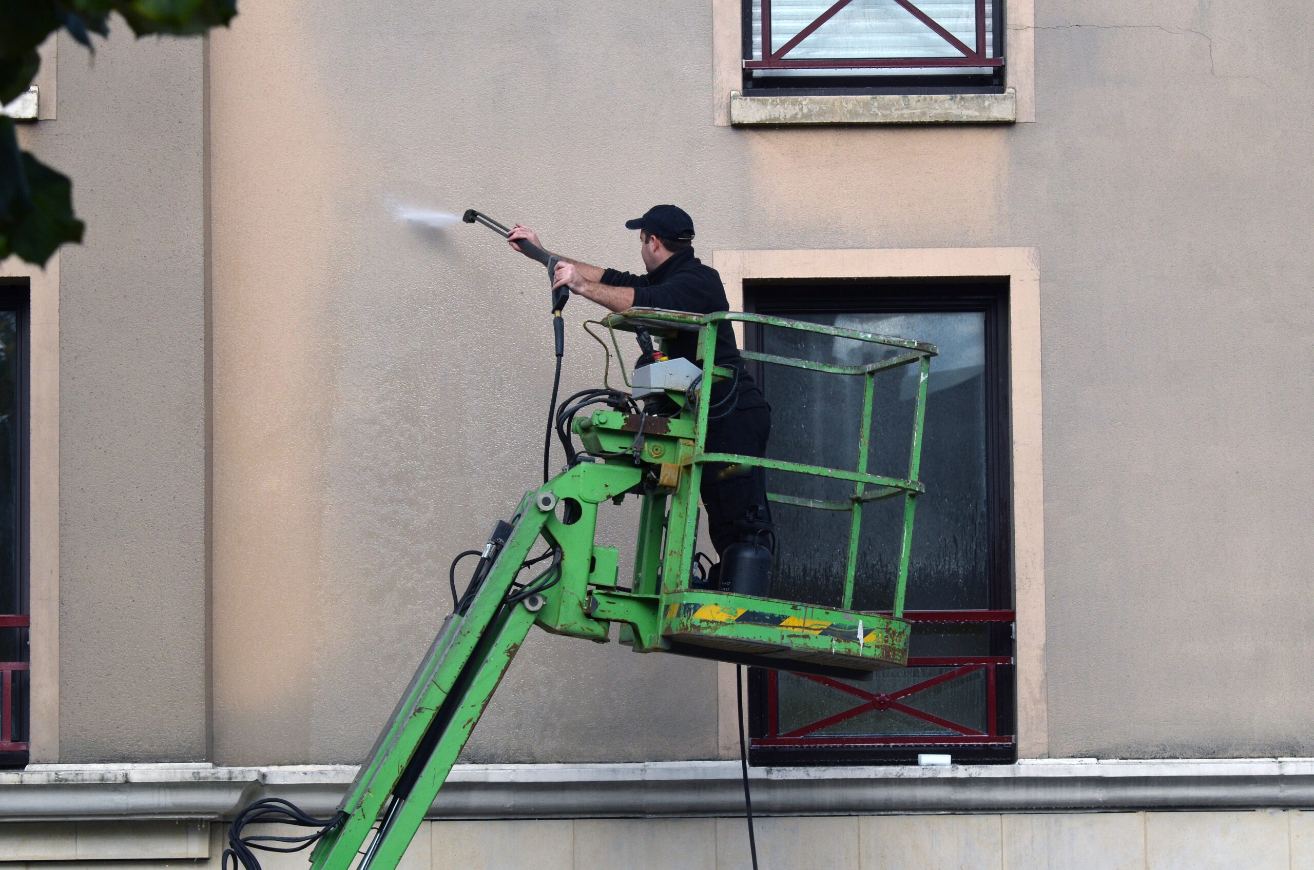 Copropriétés : Nettoyage des façades, une alternative possible au