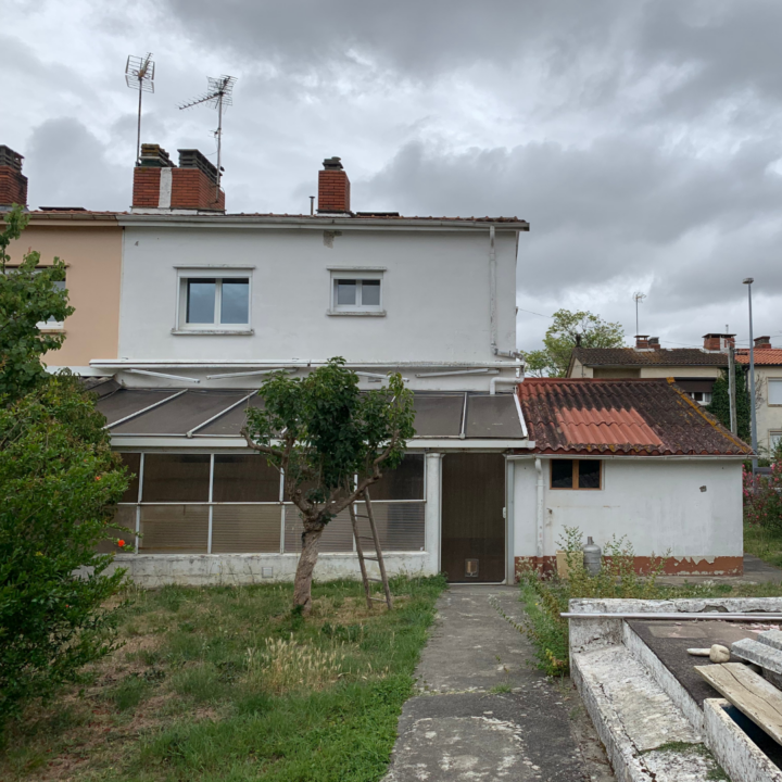Maison à rénover à Cugnaux, avec jardin, idéale pour des travaux énergétiques.