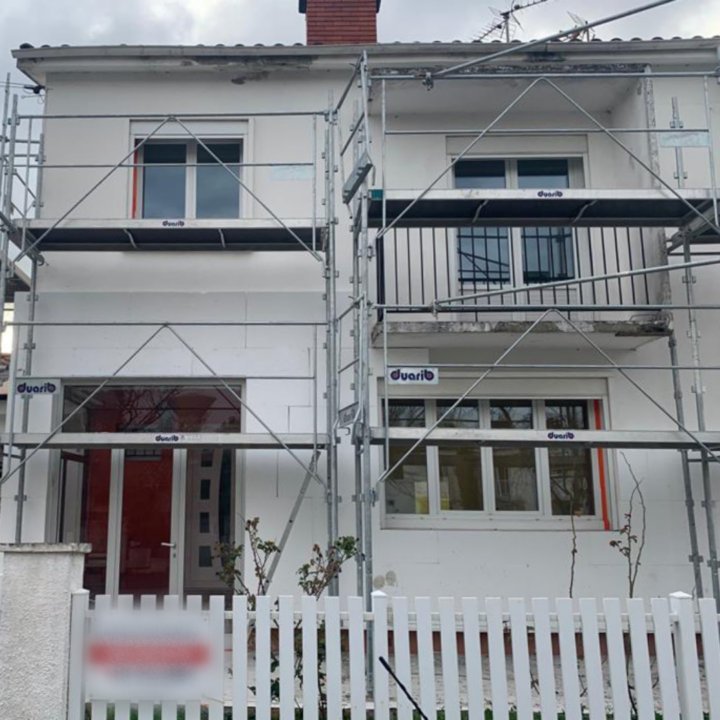 Maison en rénovation énergétique à Cugnaux, travaux de façade en Occitanie.