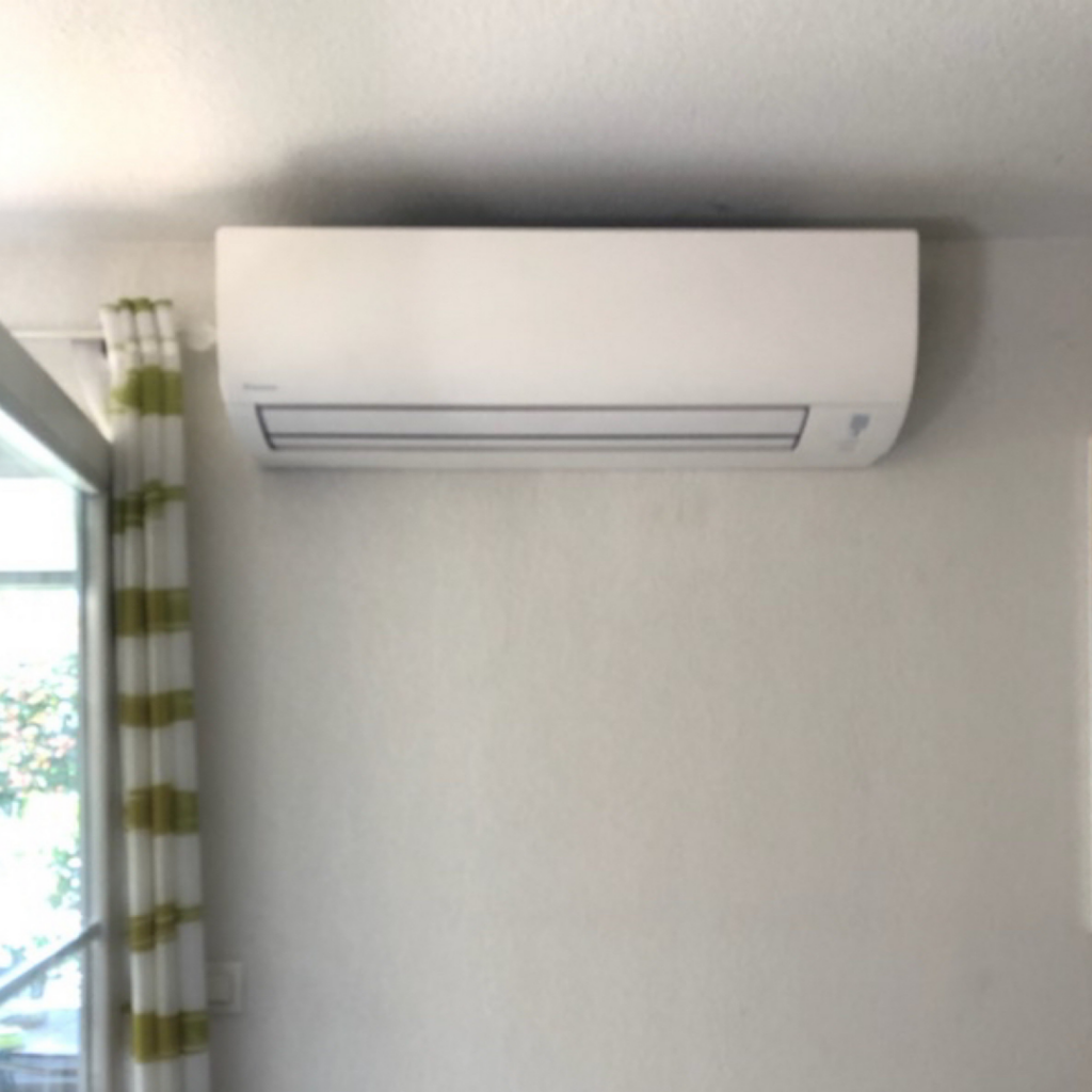 Climatiseur installé à Cugnaux, rénovation énergétique par AD VALIDEM en Occitanie.