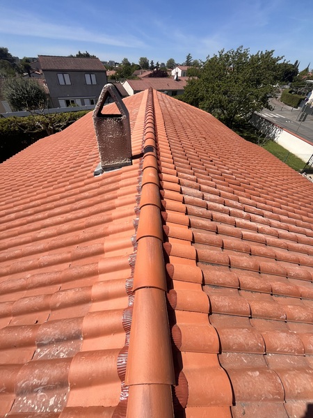 Toiture en tuiles lors d'une rénovation énergétique par AD VALIDEM.