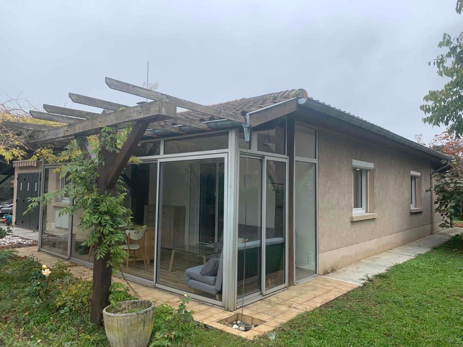 Balise alt : "Maison moderne en rénovation énergétique à Toulouse, AD VALIDEM, travaux."