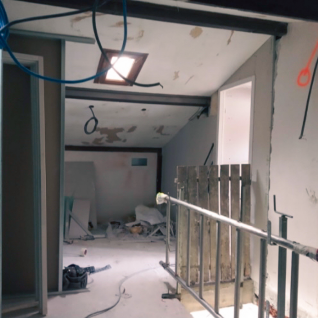 **Balise alt :** Rénovation intérieure en cours à Toulouse, AD VALIDEM, travaux en Occitanie.
