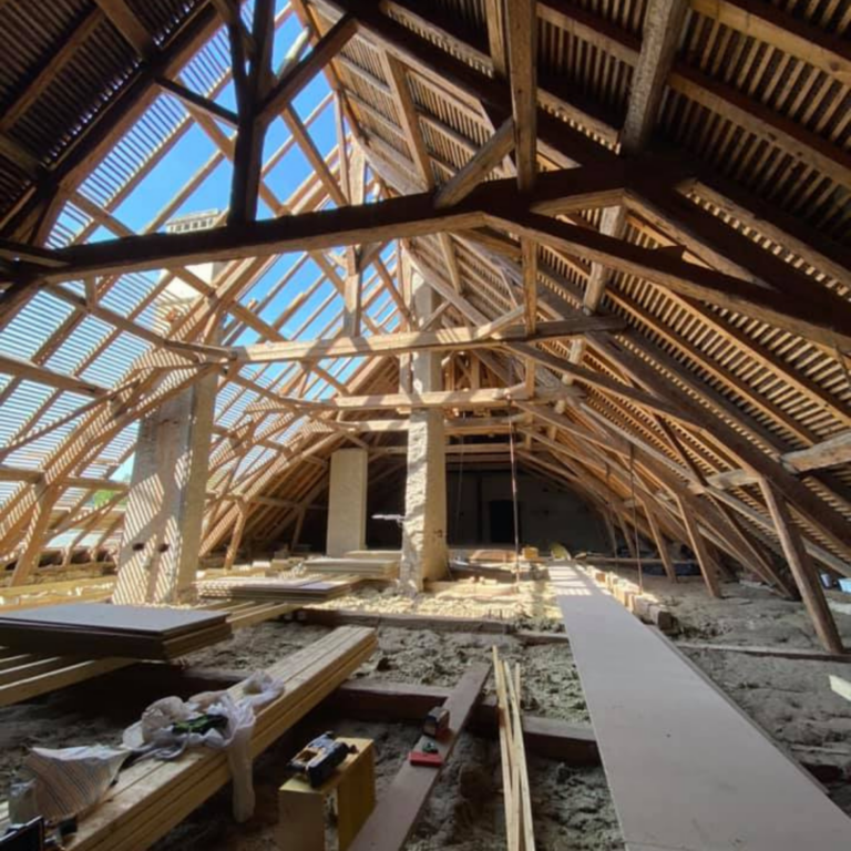 Advalidem; Rénovation énergétique; Audit énergétique; Charpente en bois; Travaux en cours