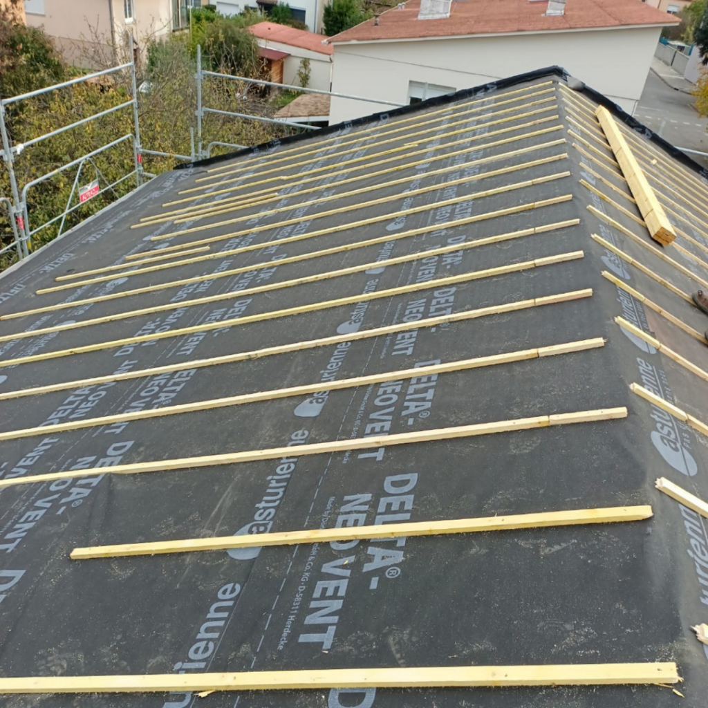 Rénovation énergétique sur toiture avec travaux à Toulouse, AD VALIDEM, Cugnaux.
