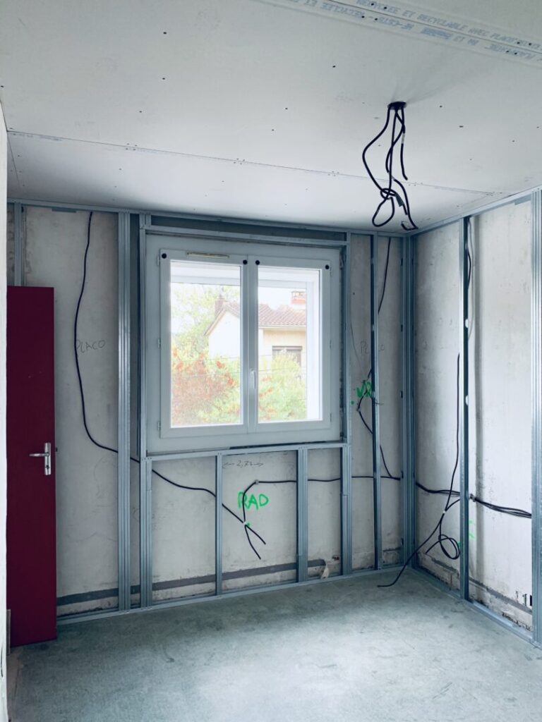 Intérieur en cours de rénovation énergétique par AD VALIDEM.