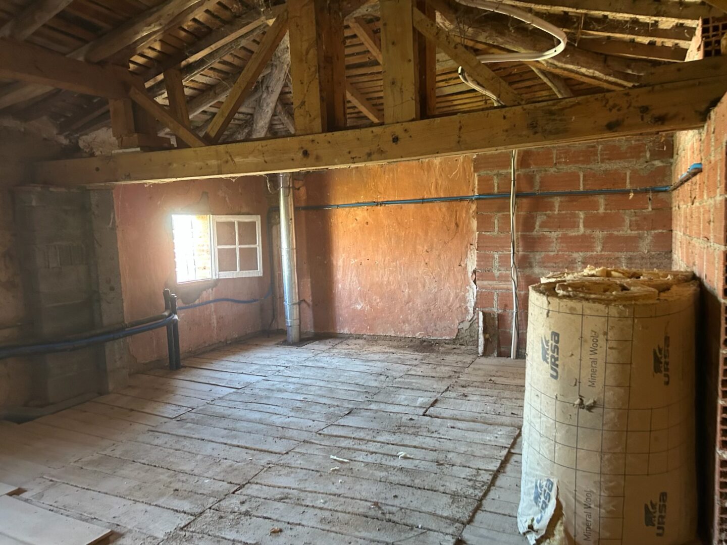 Intérieur d'un espace en rénovation, AD VALIDEM; Rénovation énergétique.