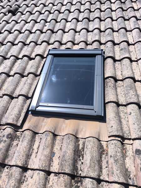 Fenêtre de toit intégrée dans une toiture, AD VALIDEM; Rénovation énergétique.